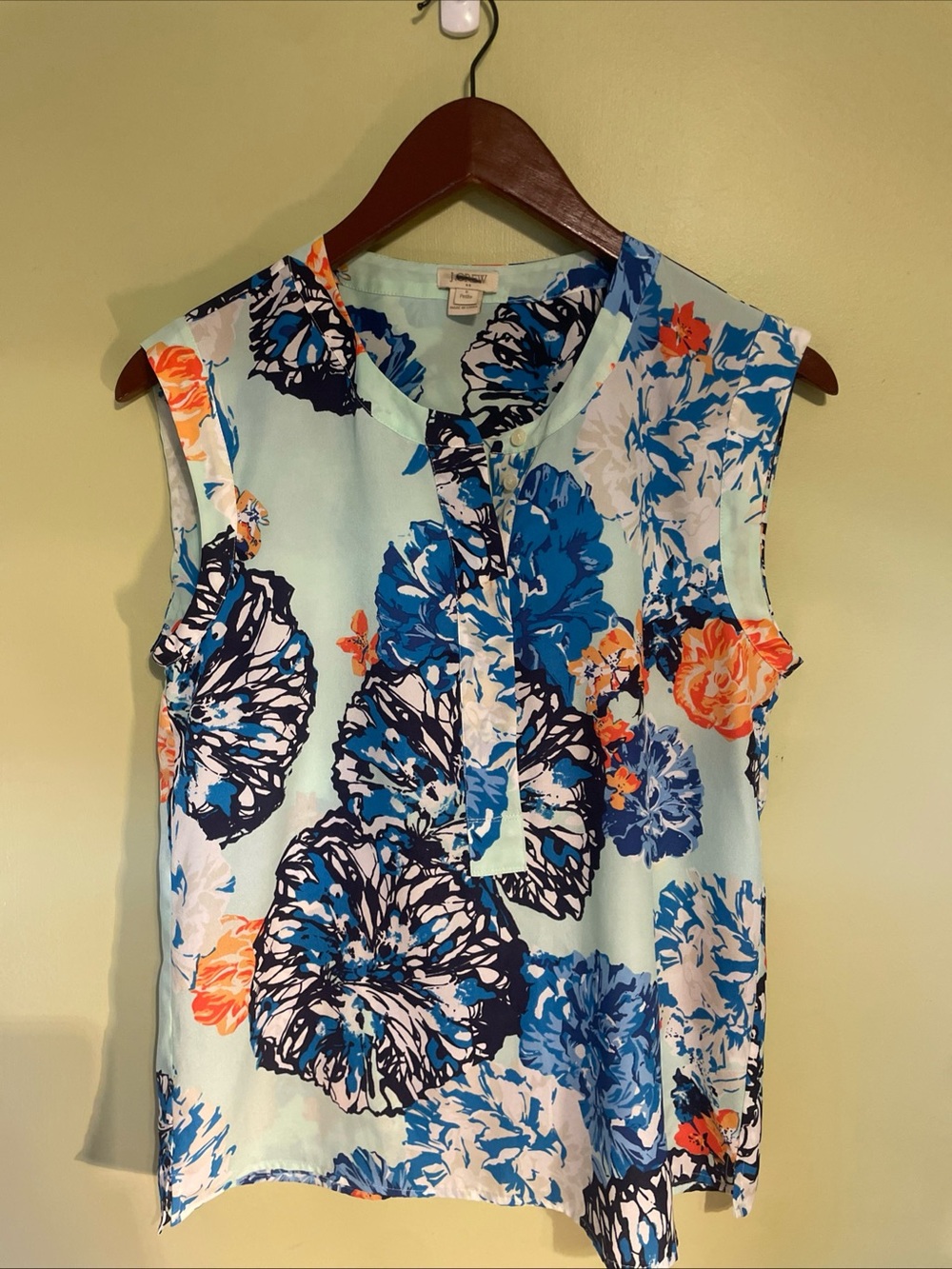J. Crew Sleeveless Floral Button-Neck Camisole in Aqua & Blue
